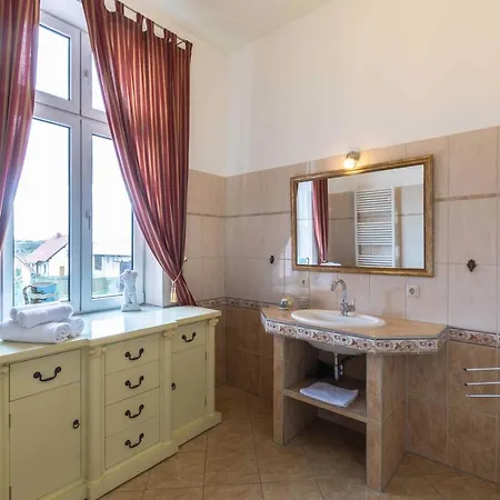 Gross Koethel Otel *